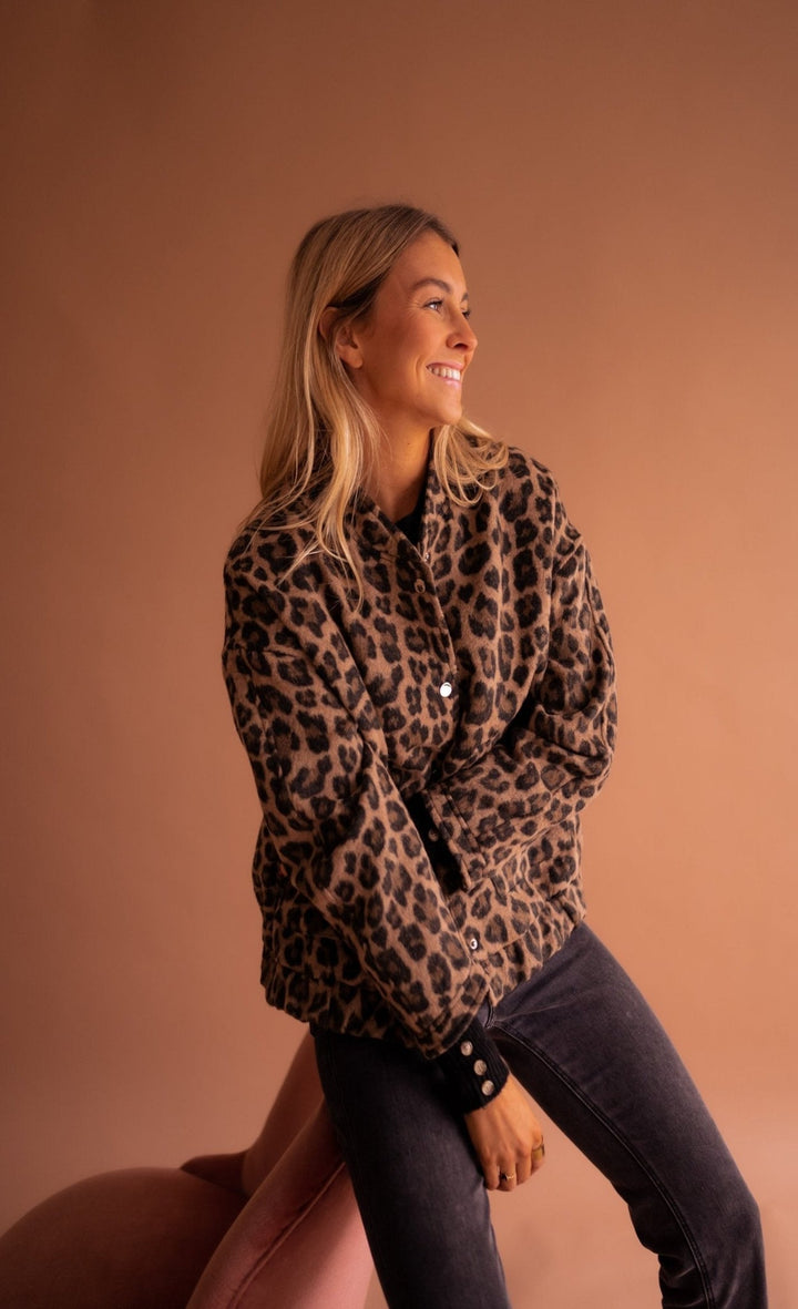 Arya - Short Jacket with Leopard Print